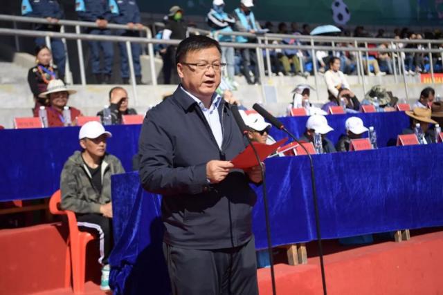 Shams：联盟正在调查雄鹿与小特伦特4年6400万的合同是否存在问题